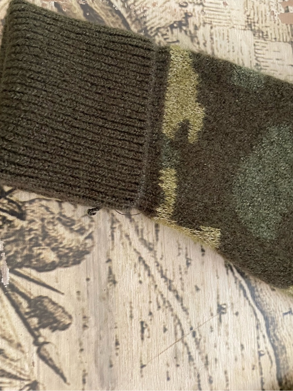 Zara Olive & Dark Green Camo Sequin Puff-Sleeve Sweater - Picture 5 of 5
